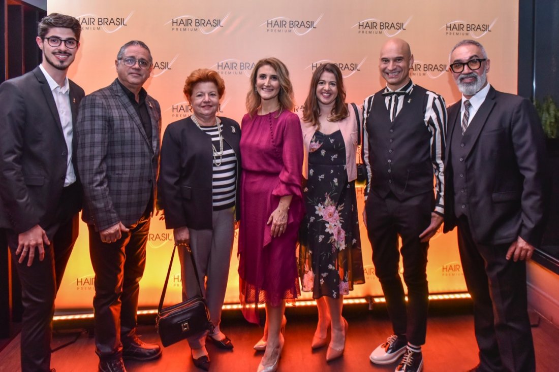 Matheus Marujo - Marketing da Intercoiffure, Paulo Cordeiro - Presidente da Intercoiffure, Mnica Arajo - Diretora Executiva da Hair Brasil, Giuliana Preziosi, Mauricio Pina - Artista Intercoiffure e Antnio de Carvalho Jnior - Gerente Geral da Hair Brasil